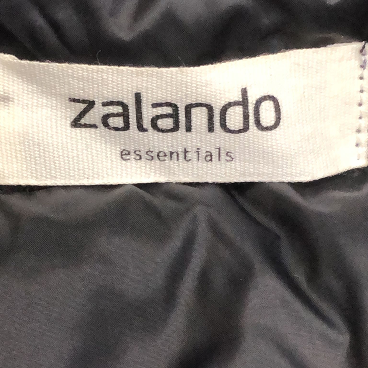 Zalando Essentials