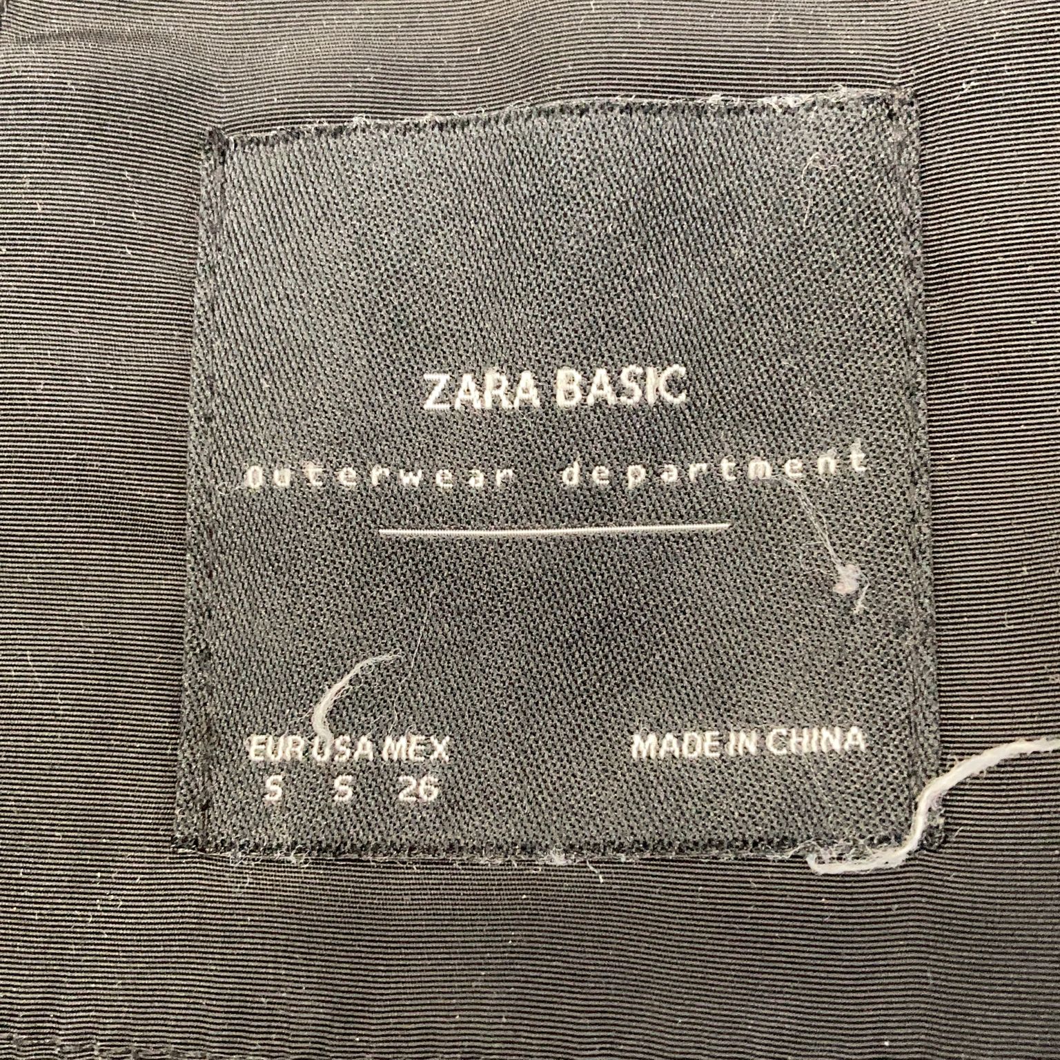 Zara Basic