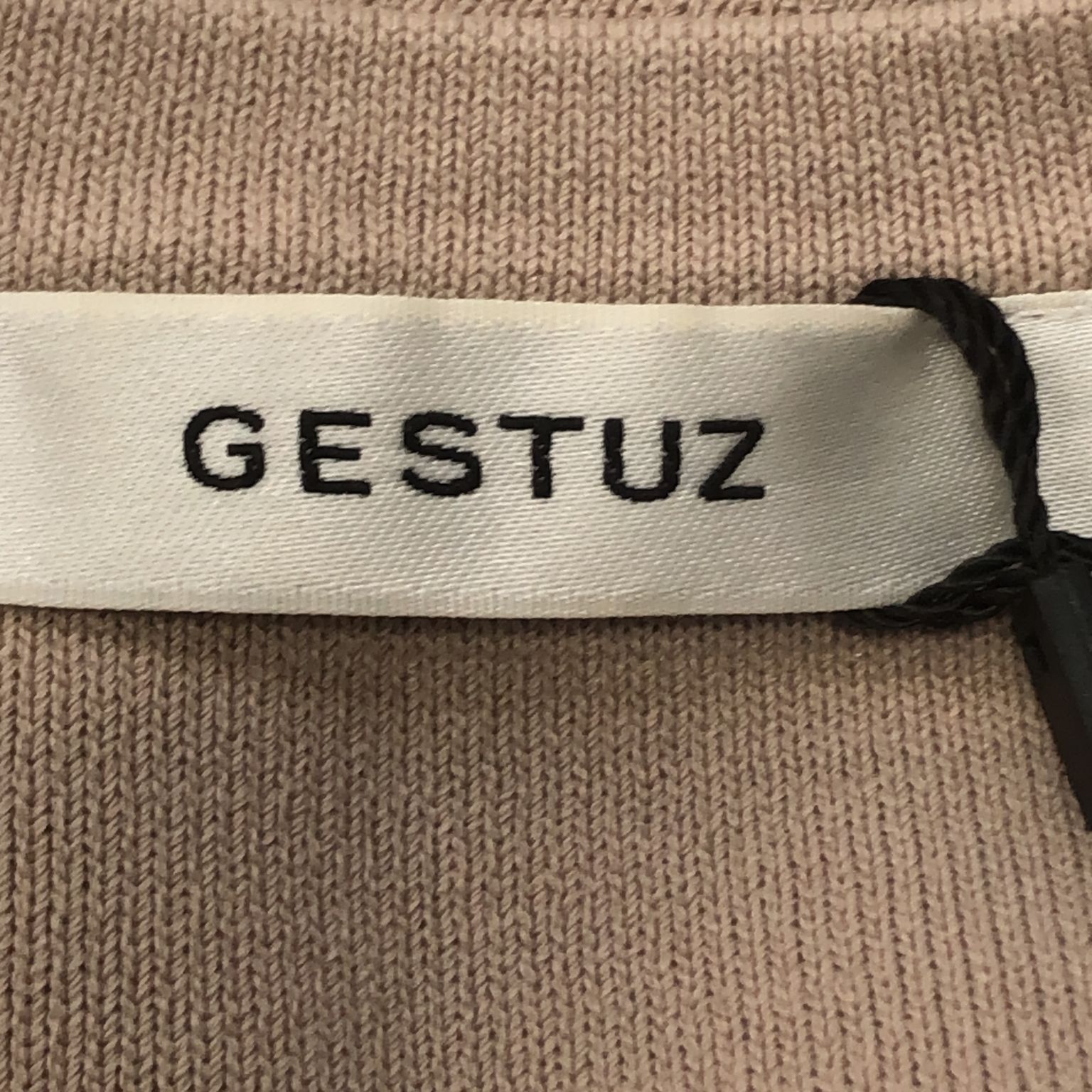 Gestuz