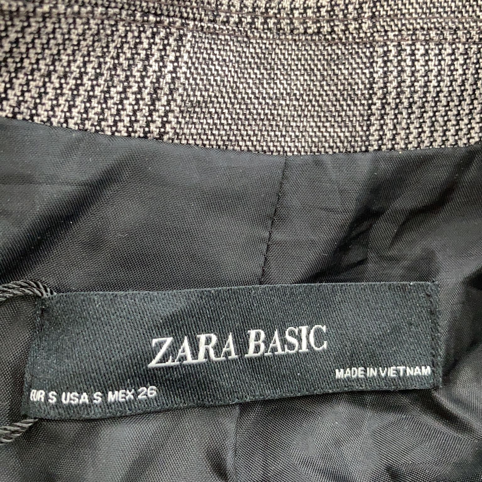 Zara Basic