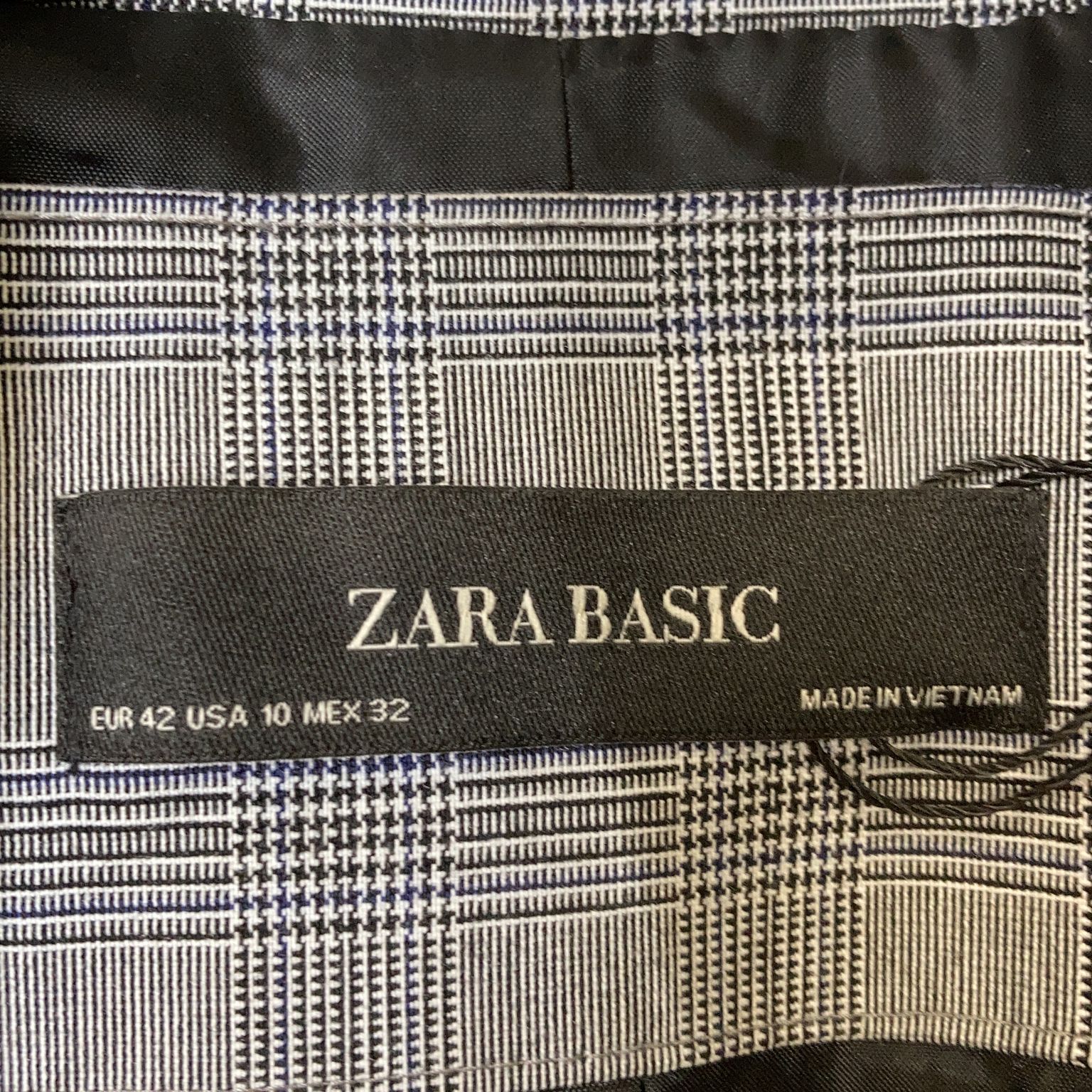 Zara Basic