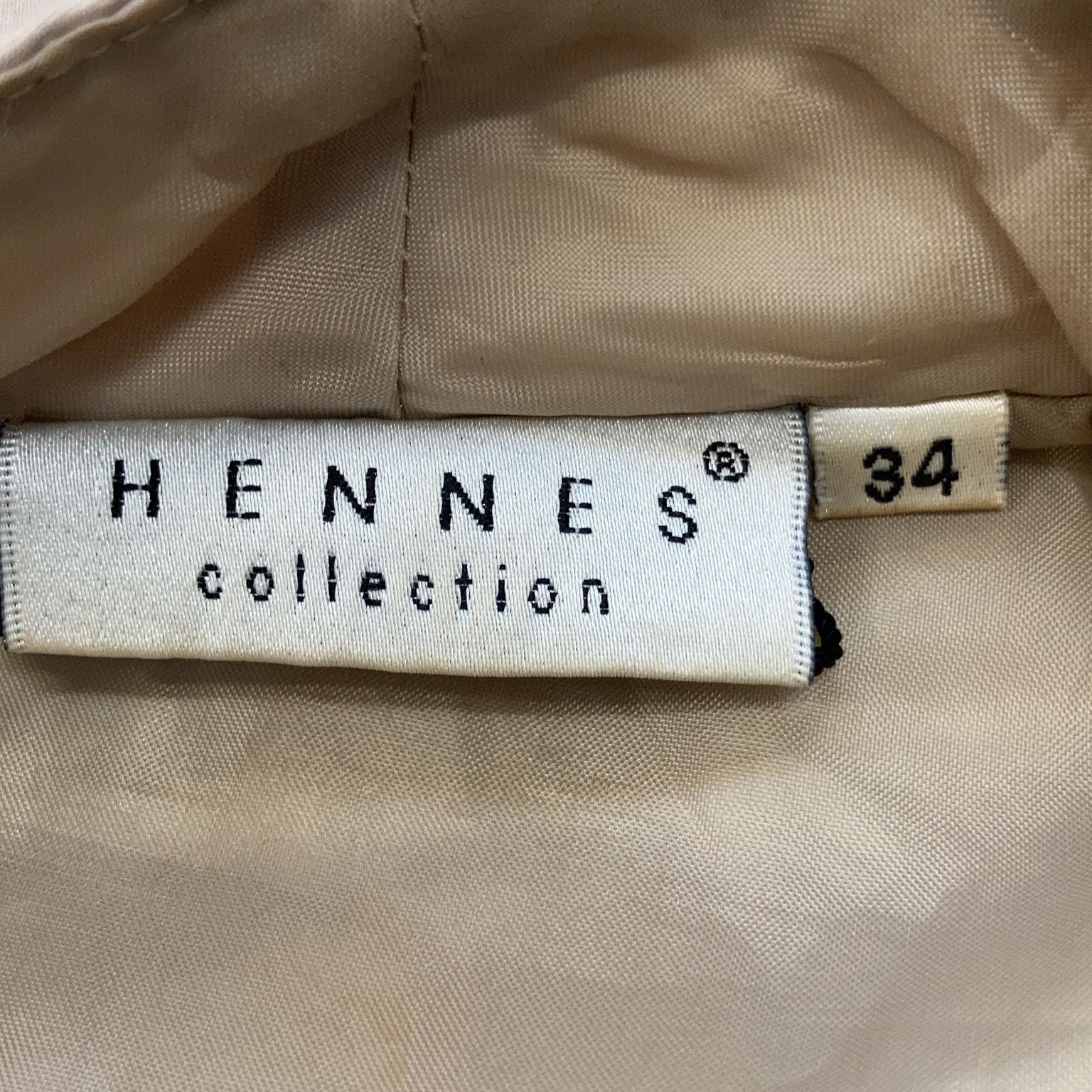 Hennes Collection