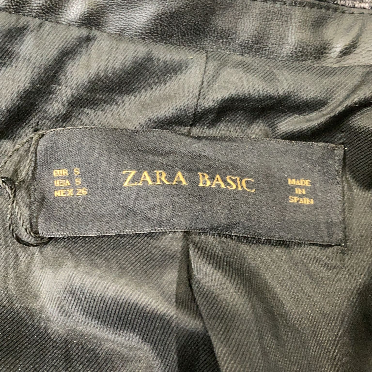 Zara Basic