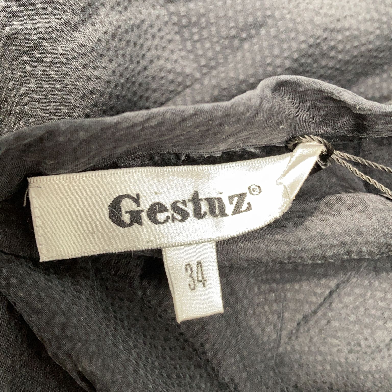 Gestuz