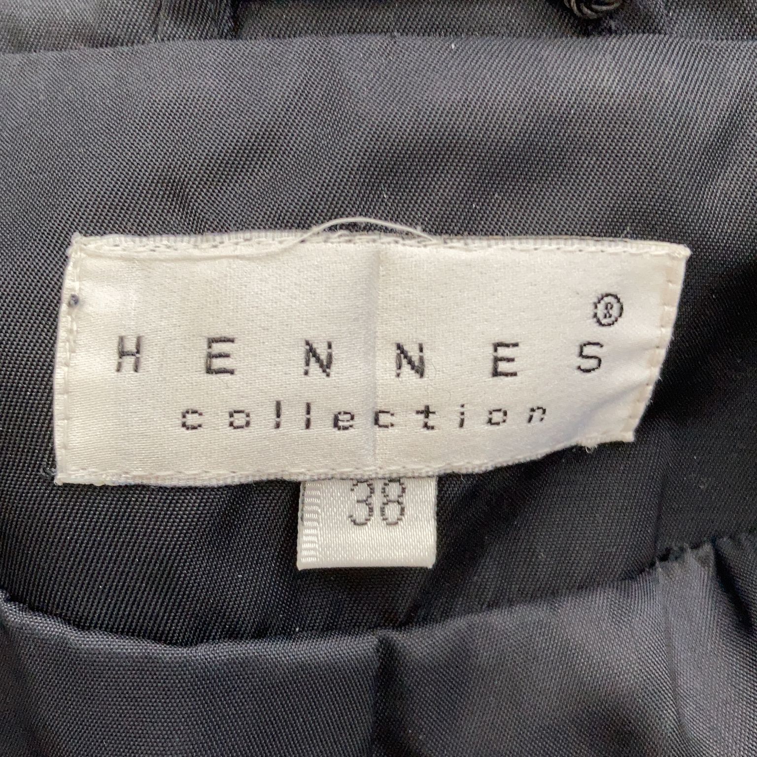 Hennes Collection