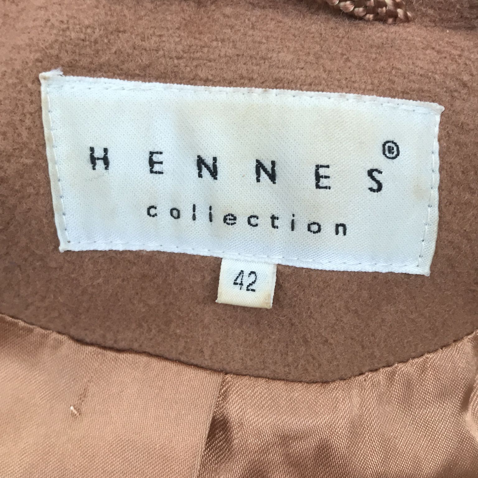 Hennes Collection