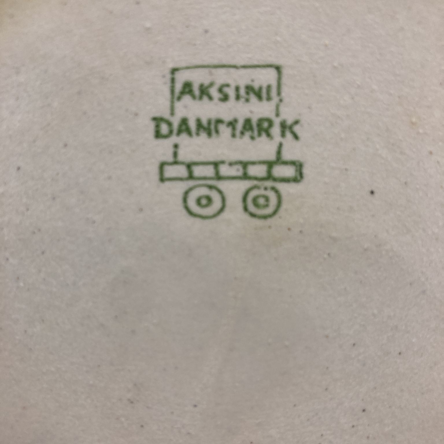 Aksini