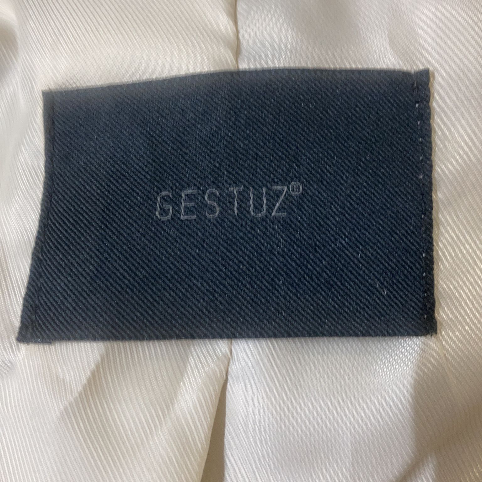 Gestuz