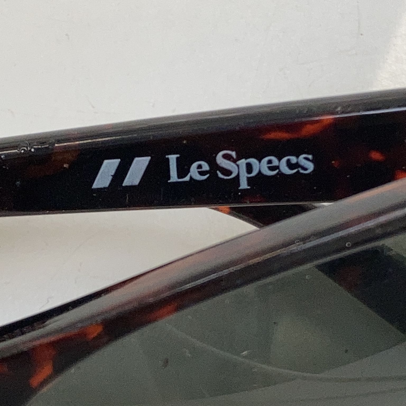 Le Specs