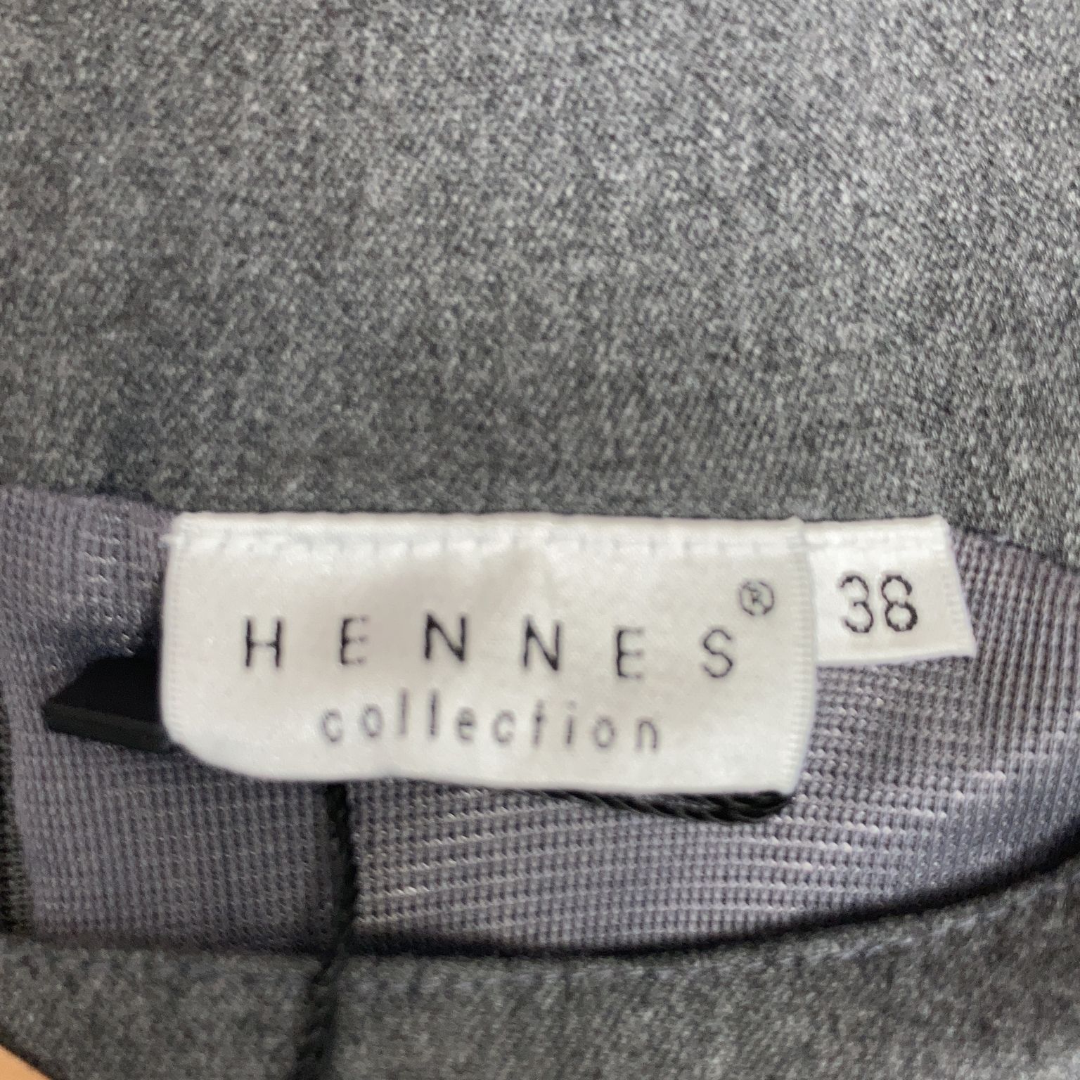 Hennes Collection