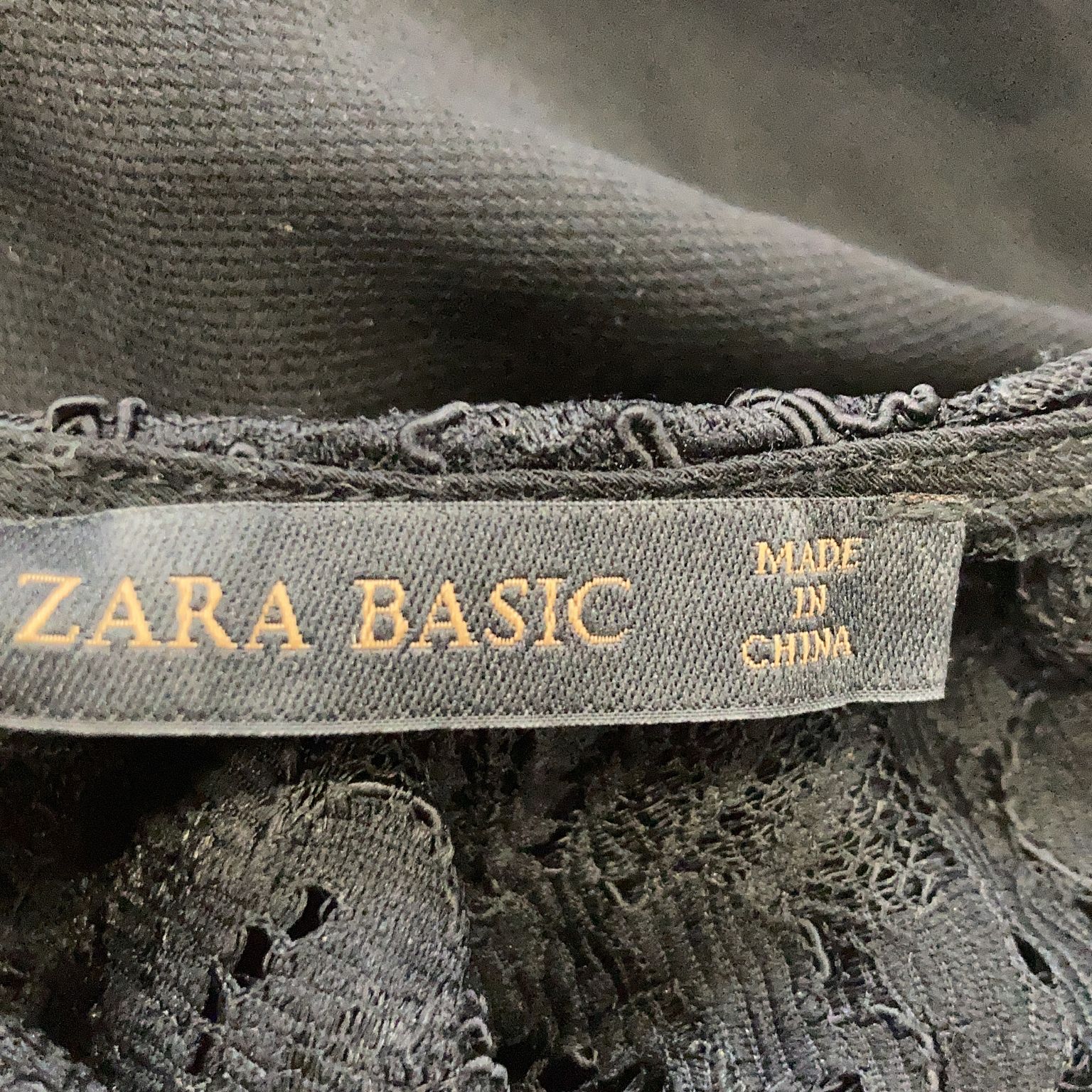 Zara Basic