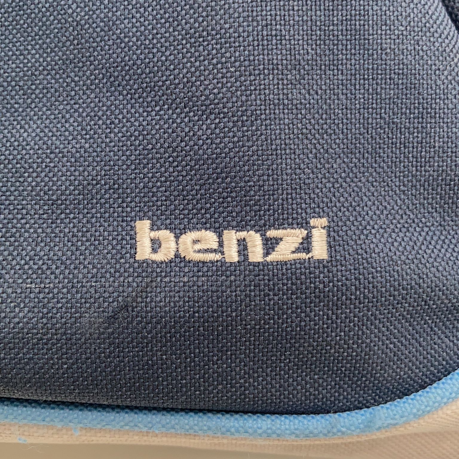 Benzi