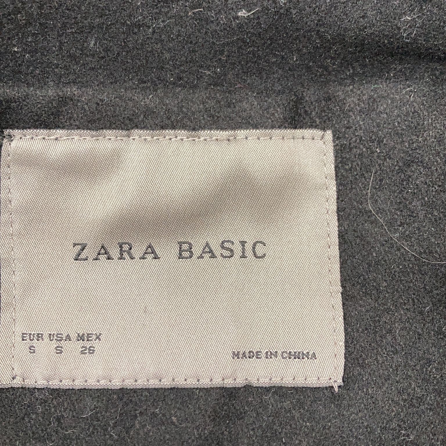 Zara Basic