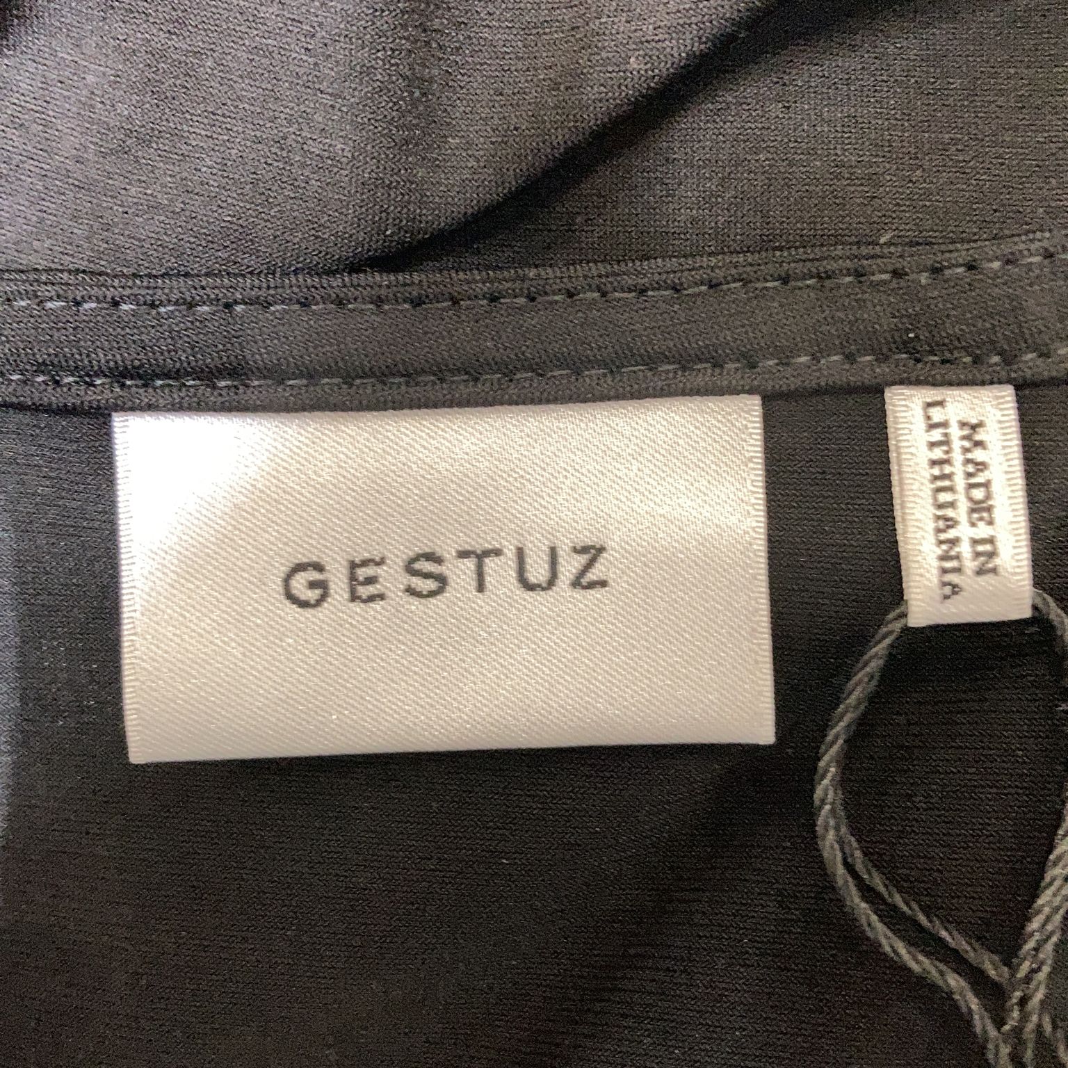 Gestuz