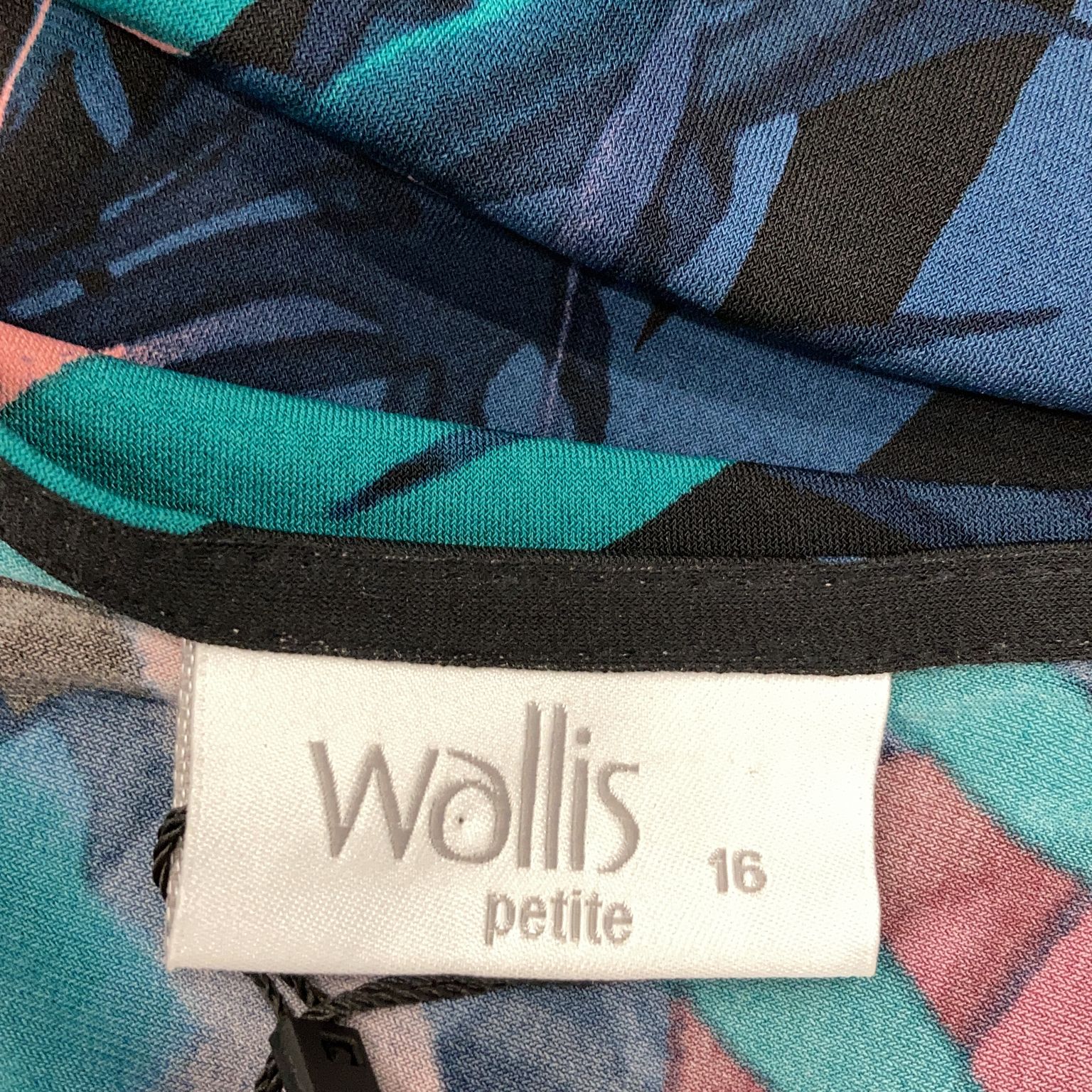 Wallis Petite