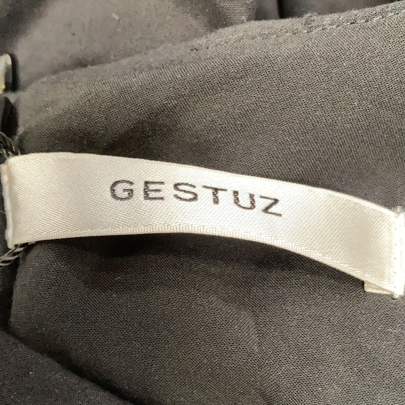 Gestuz