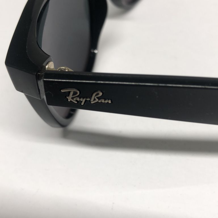 Ray-Ban