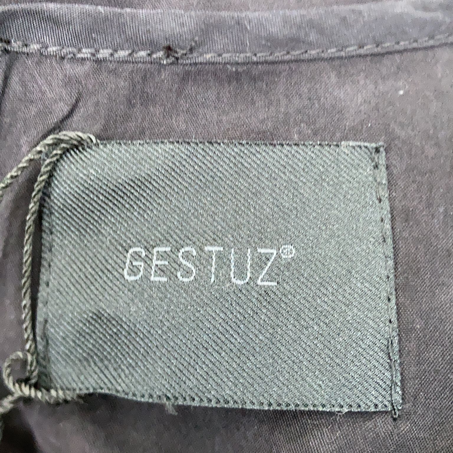 Gestuz