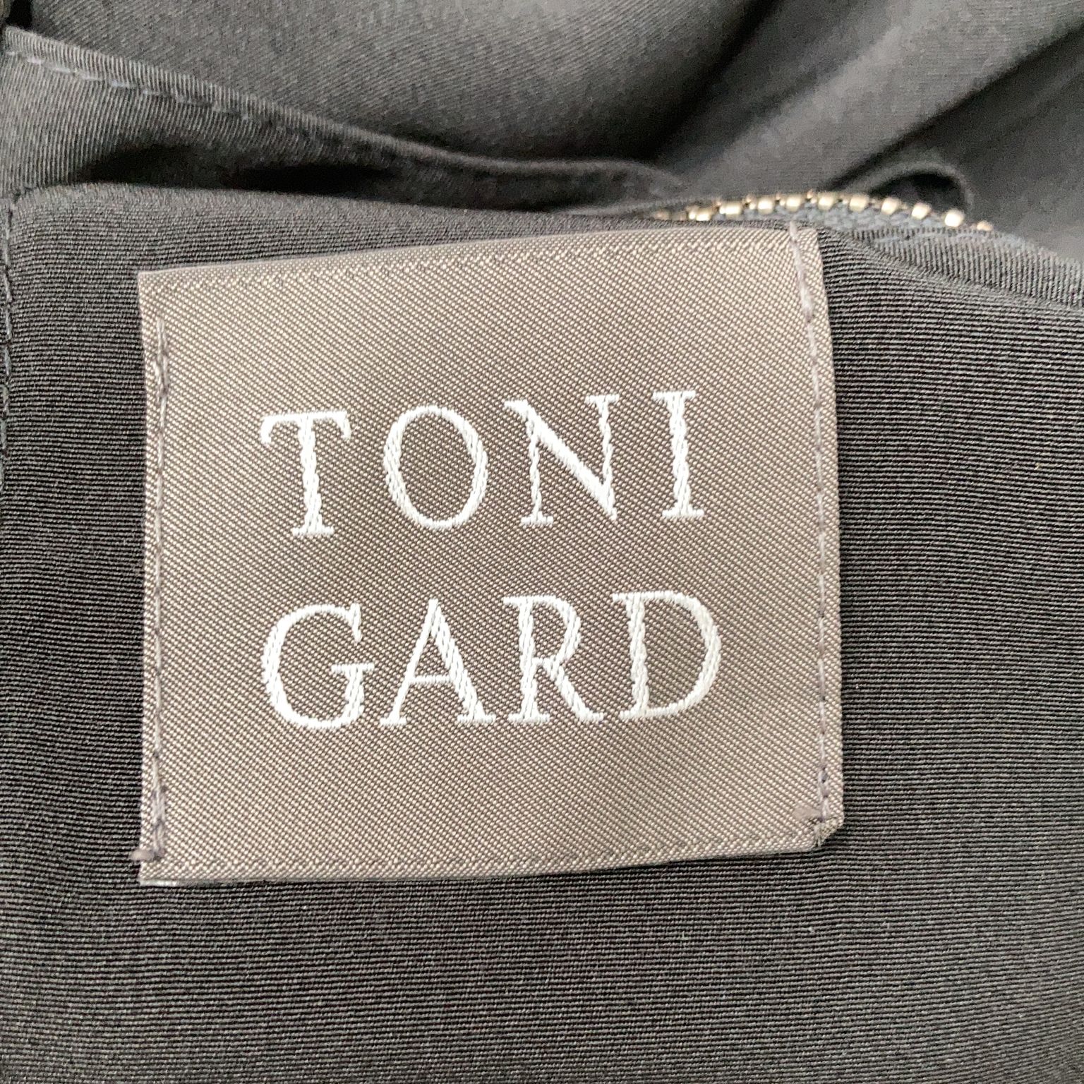 Toni Gard