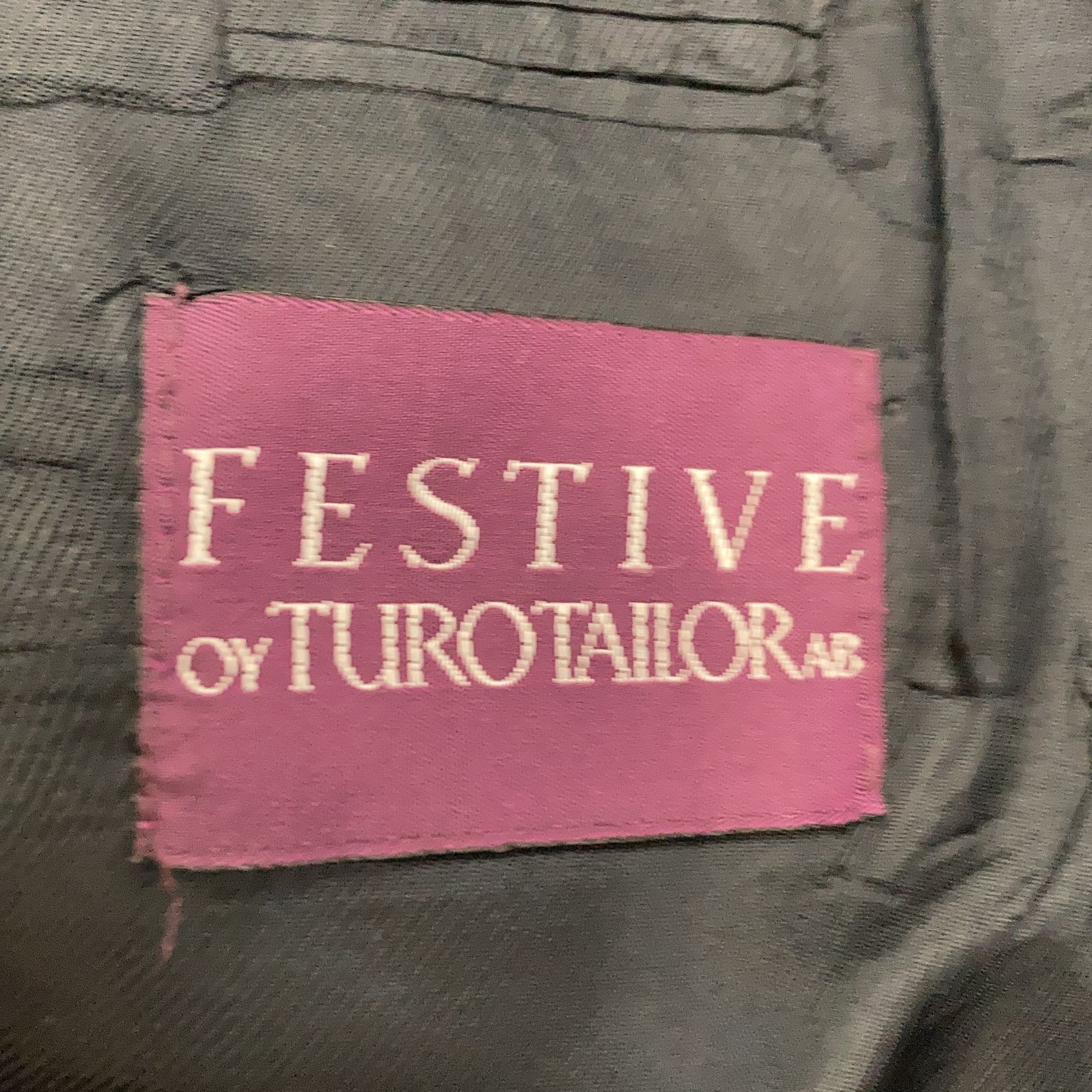 Festive Turo Tailor