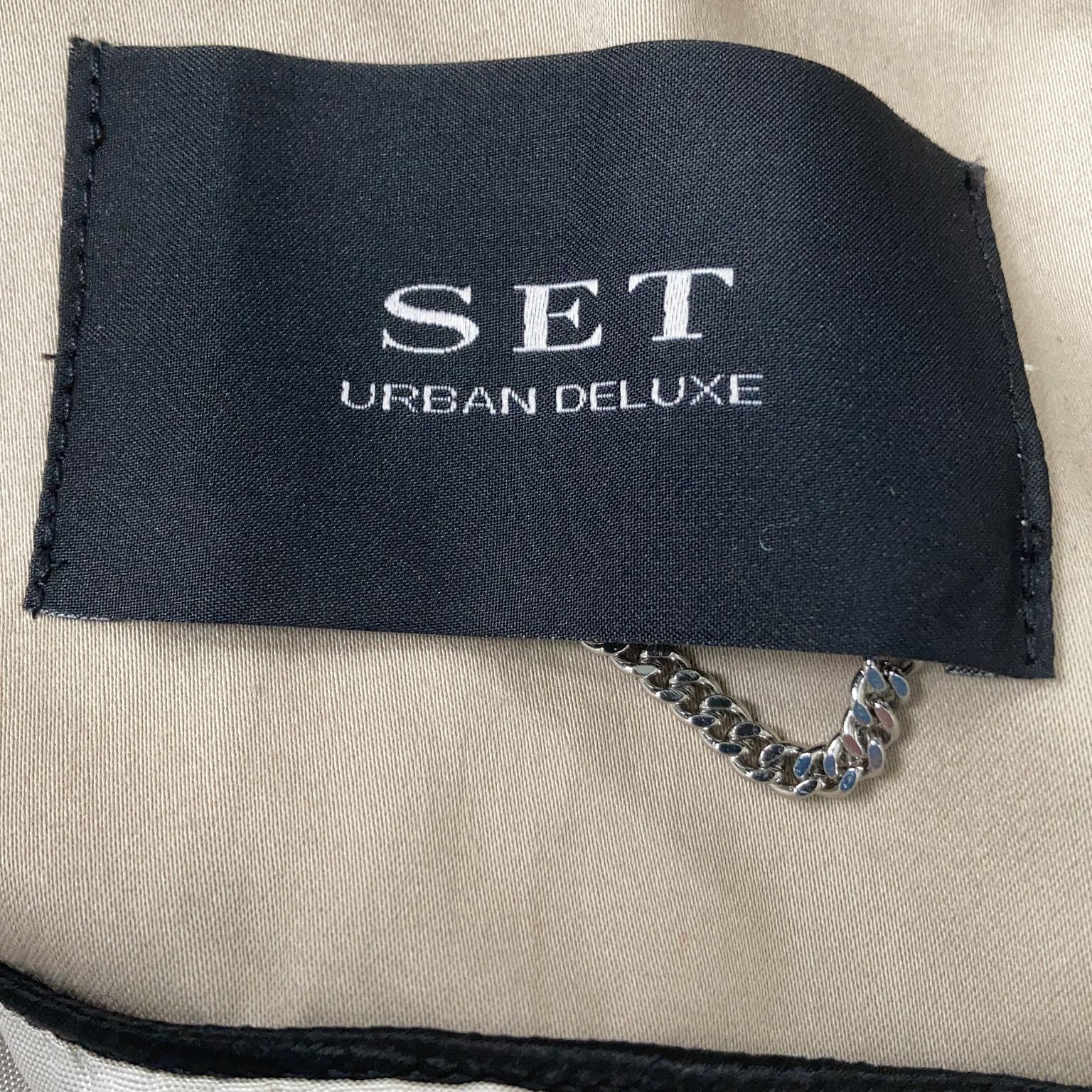 SET Urban Deluxe