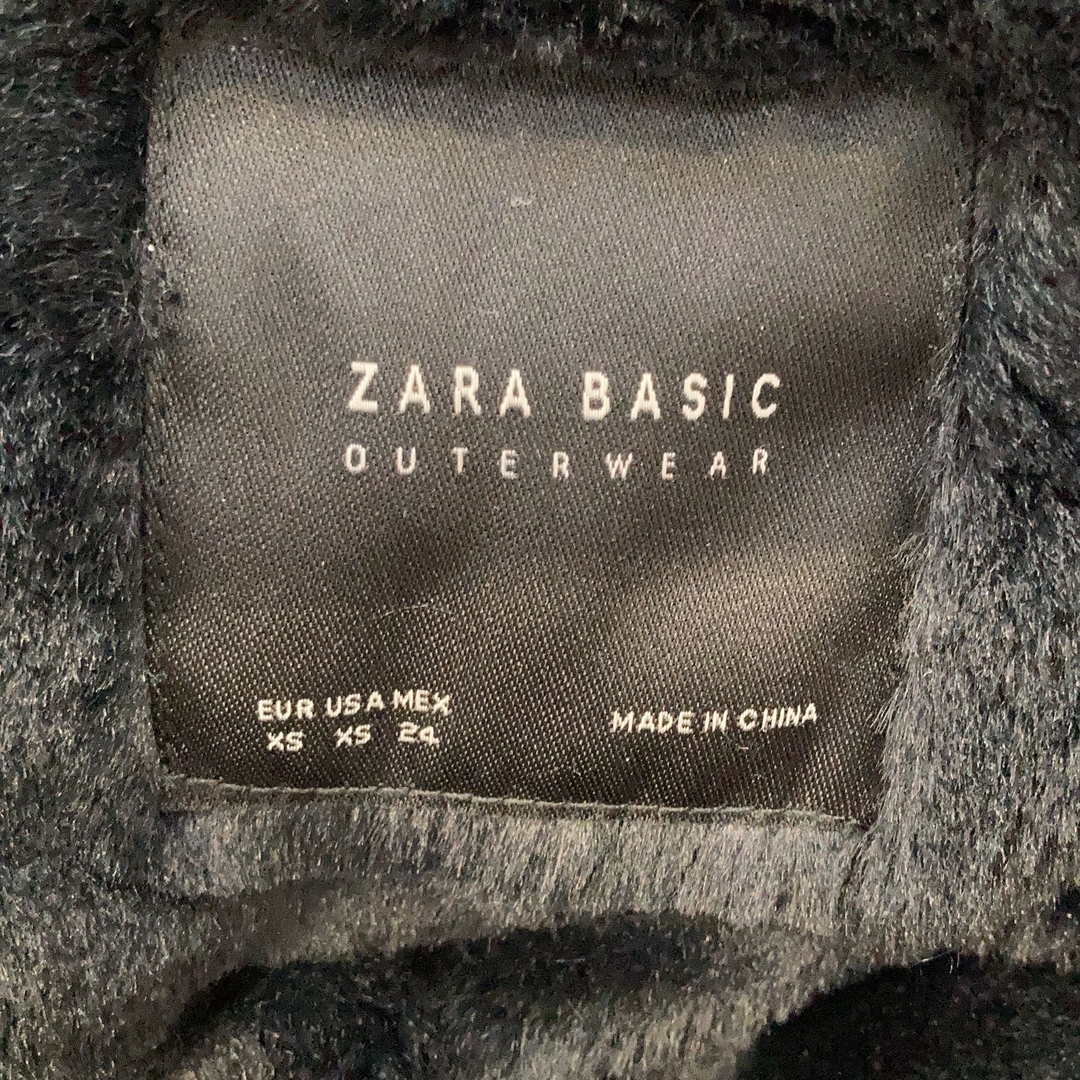 Zara Basic