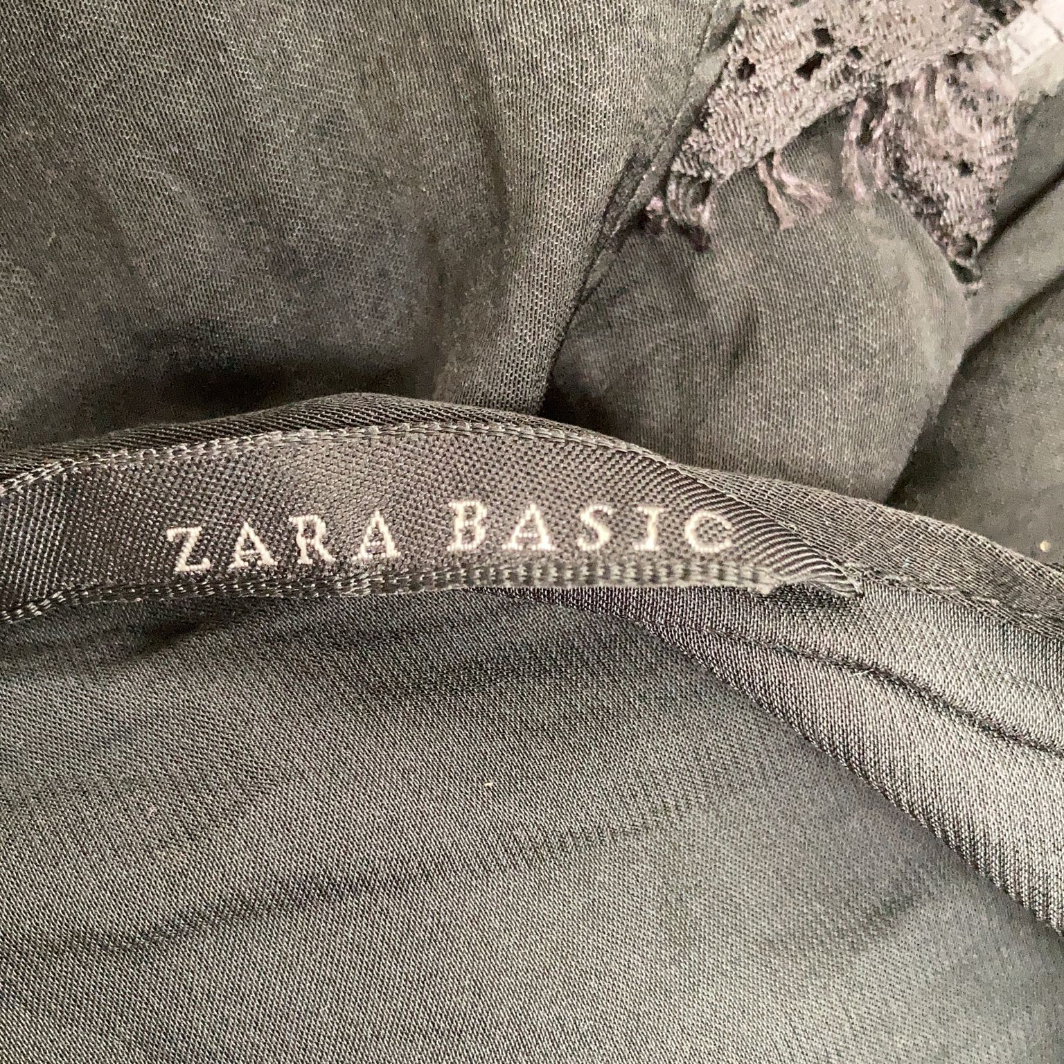 Zara Basic