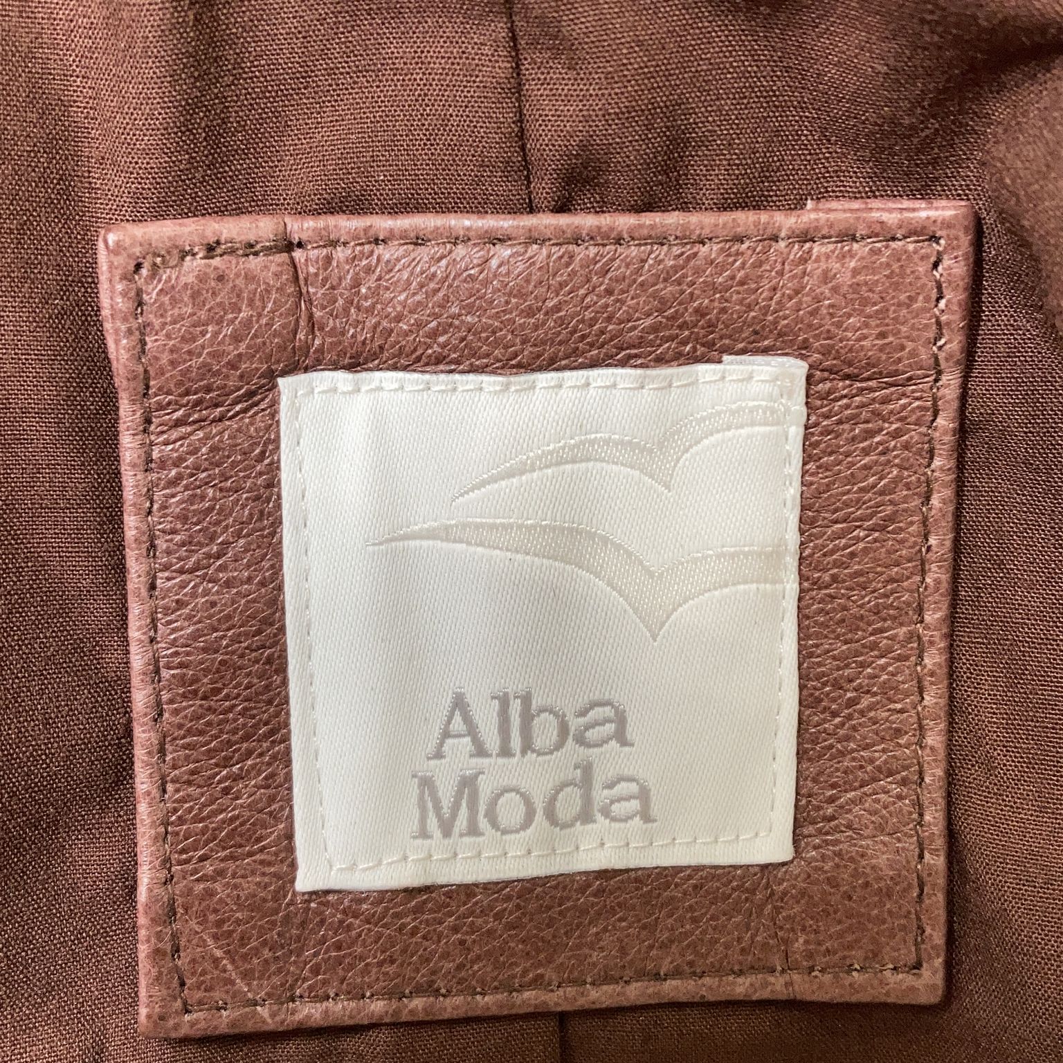 Alba Moda