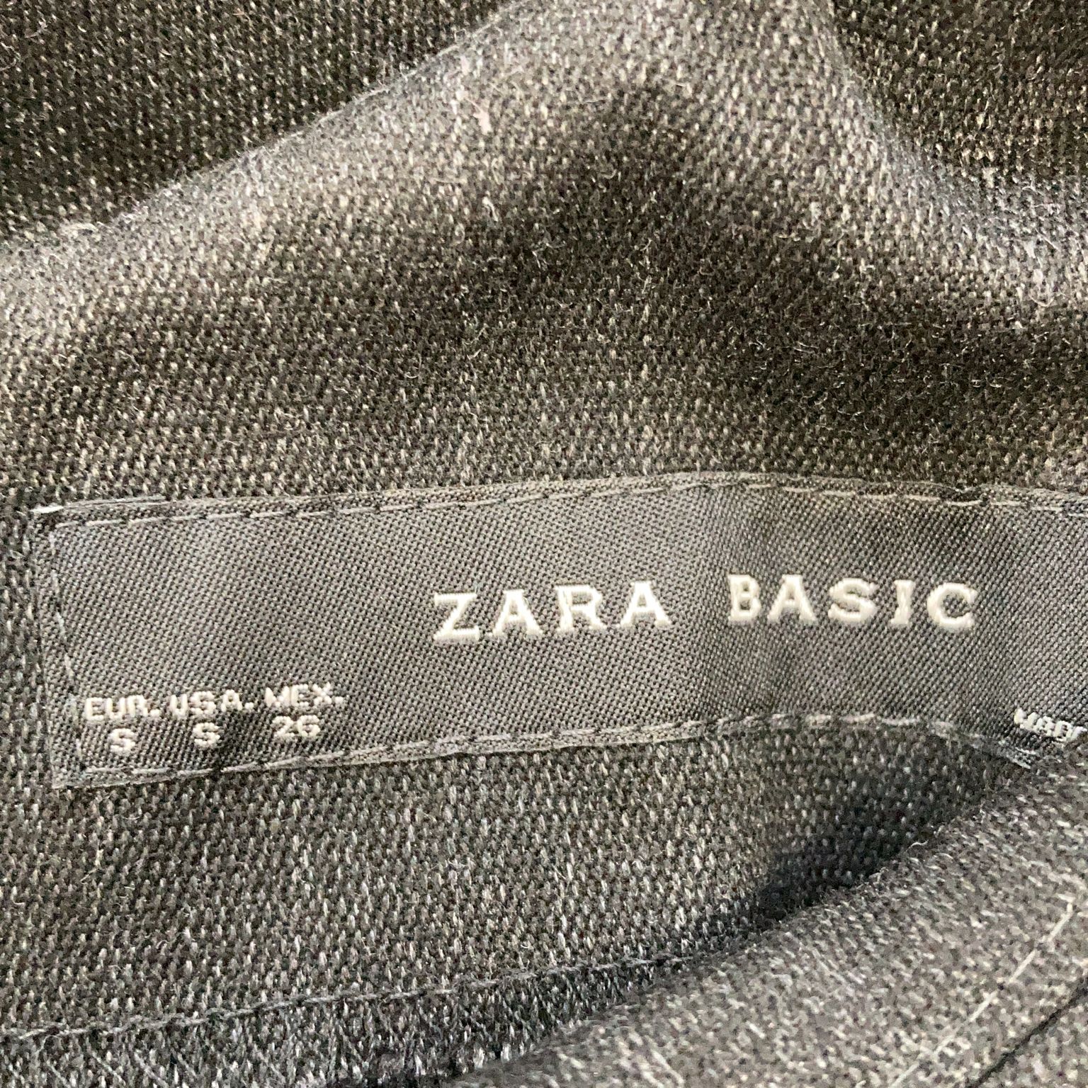 Zara Basic