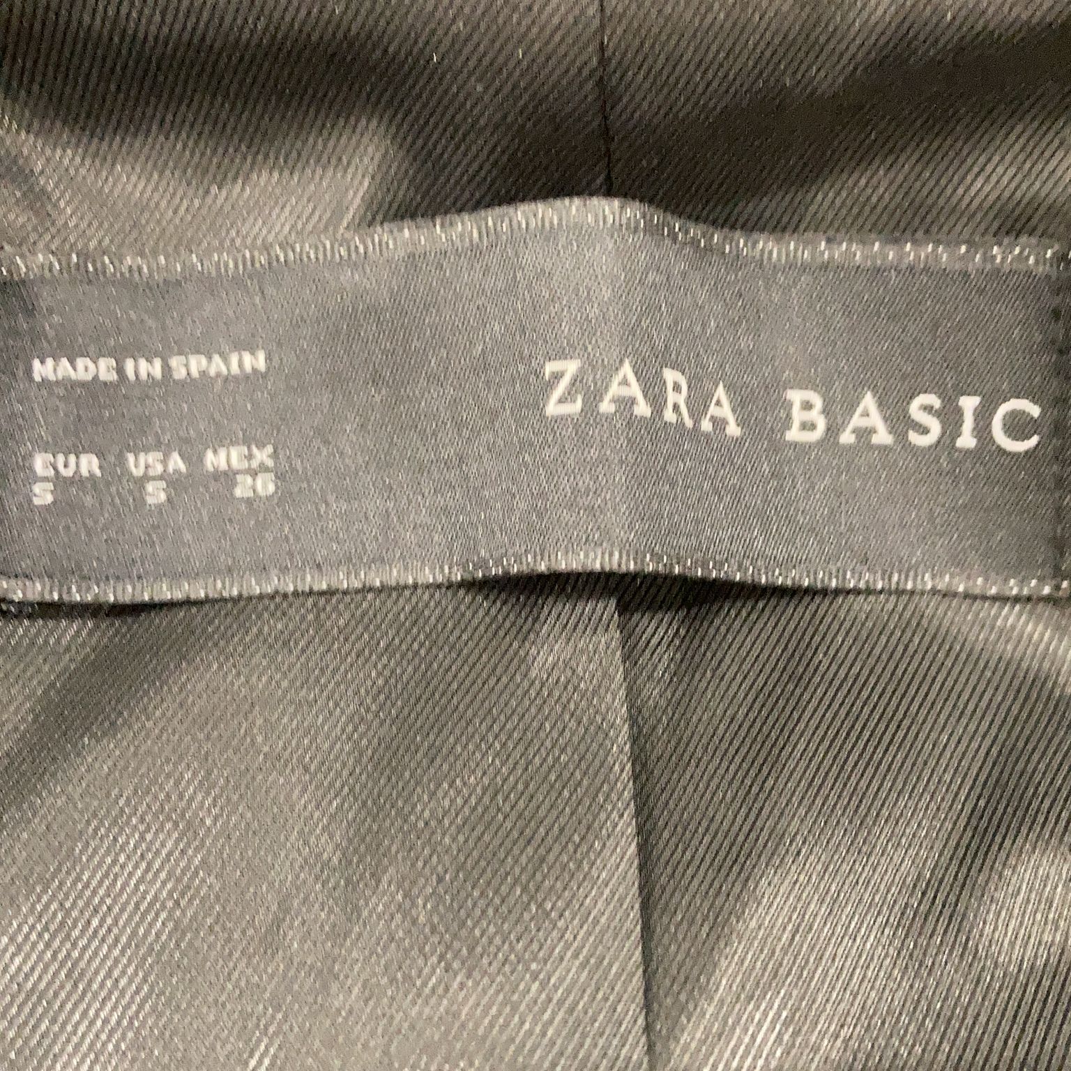 Zara Basic