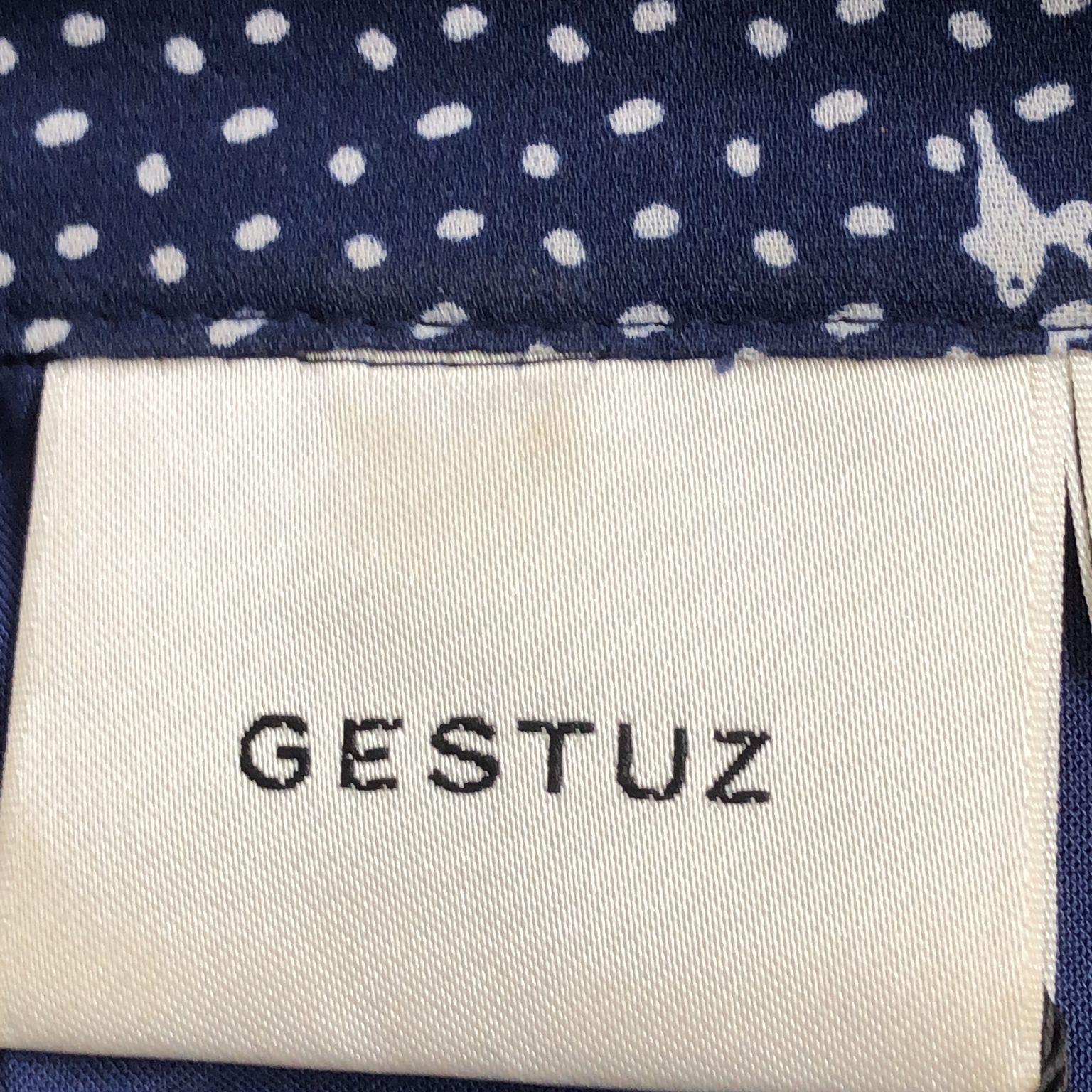 Gestuz