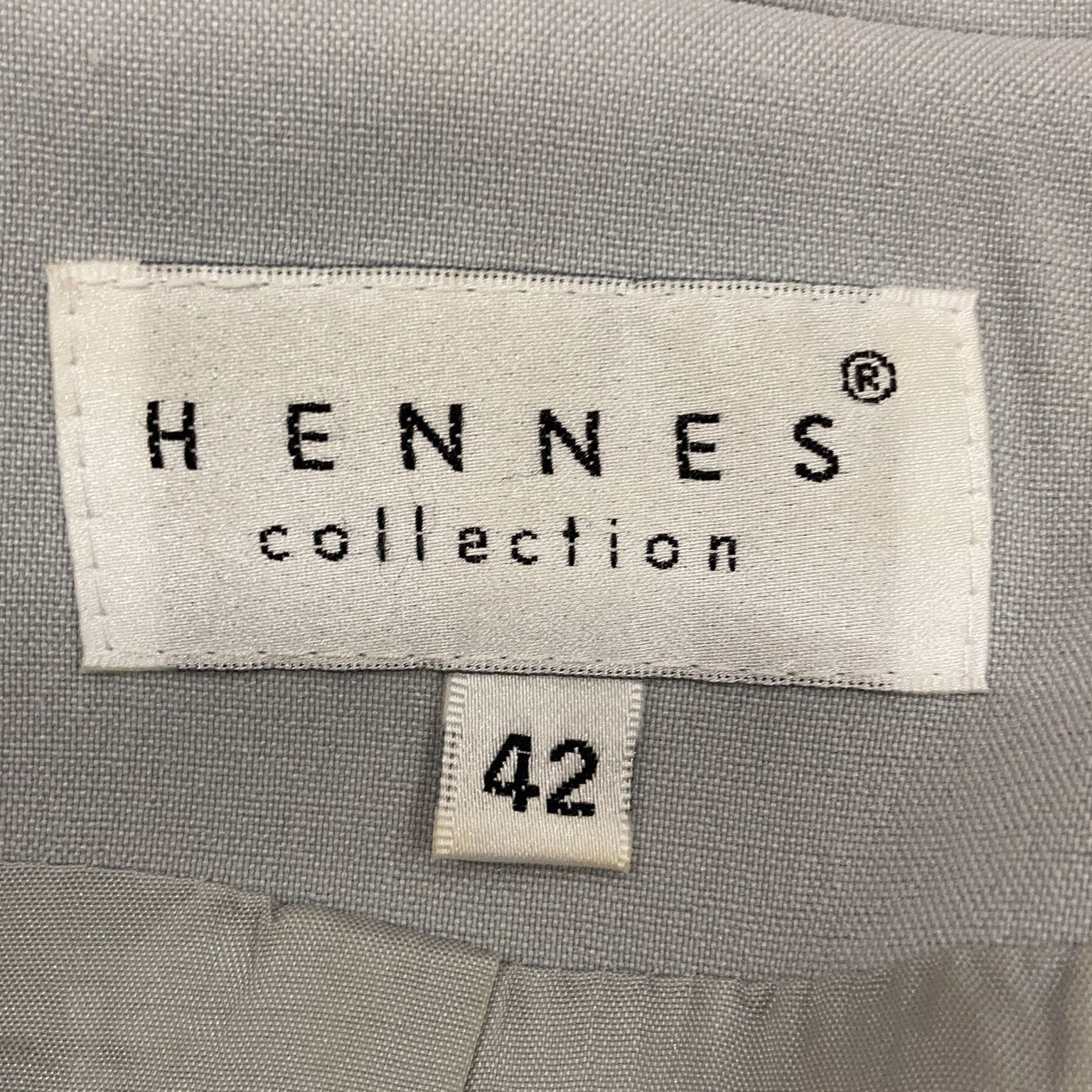 Hennes Collection