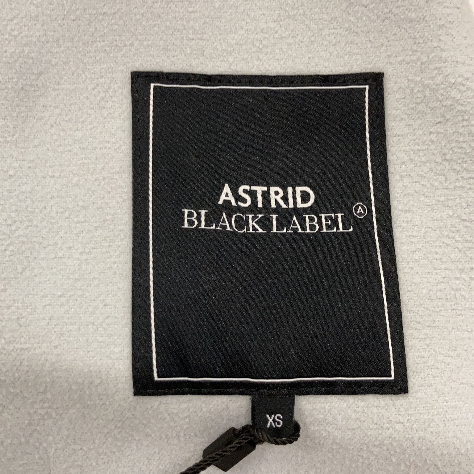 Astrid Black Label