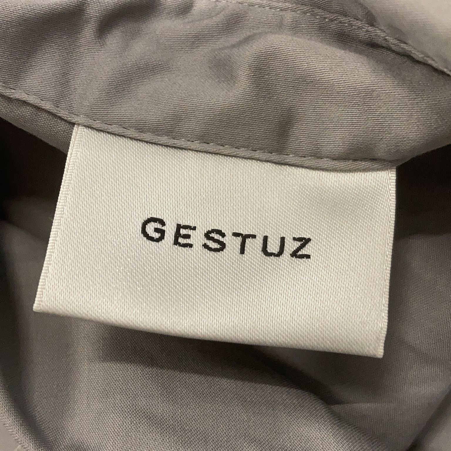 Gestuz