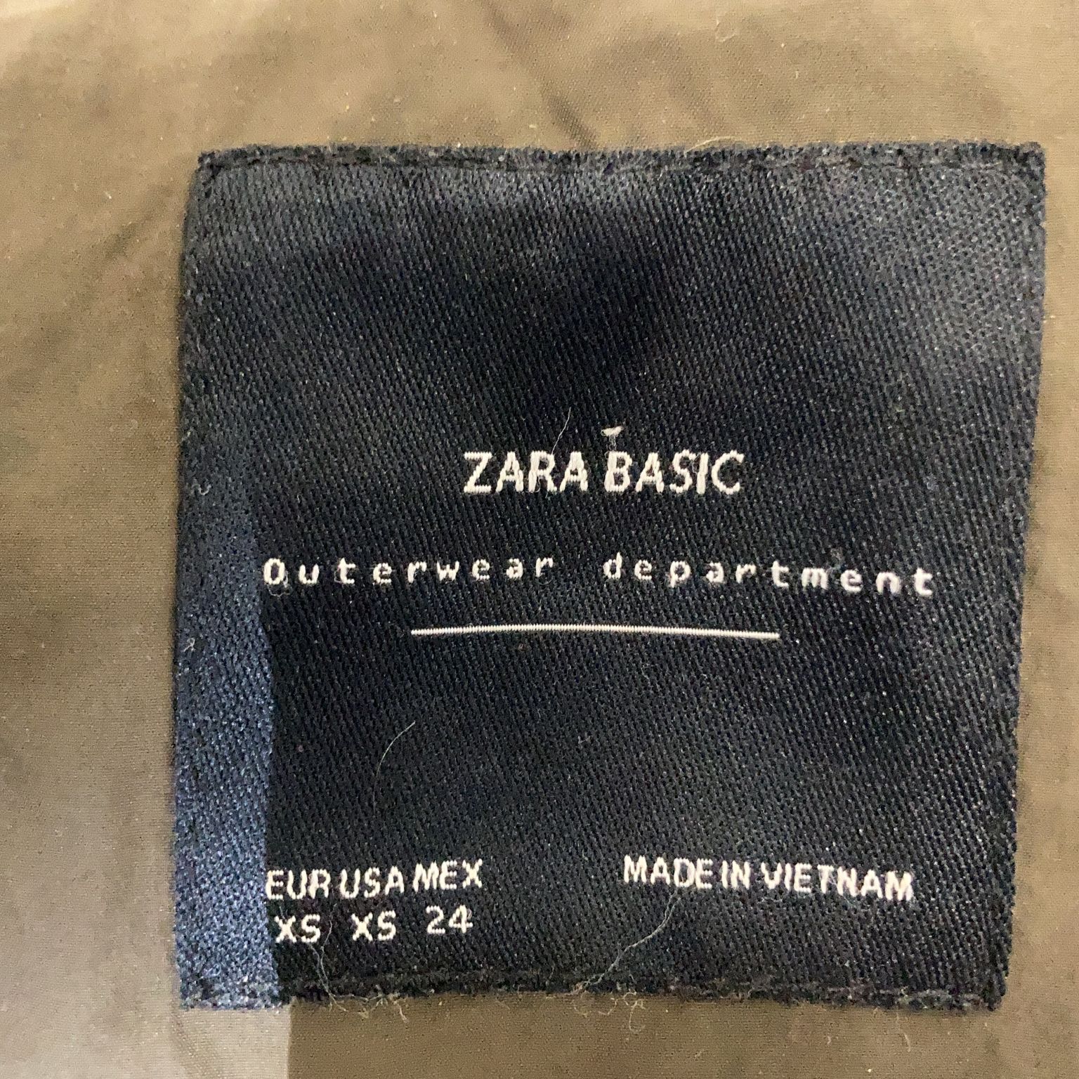 Zara Basic