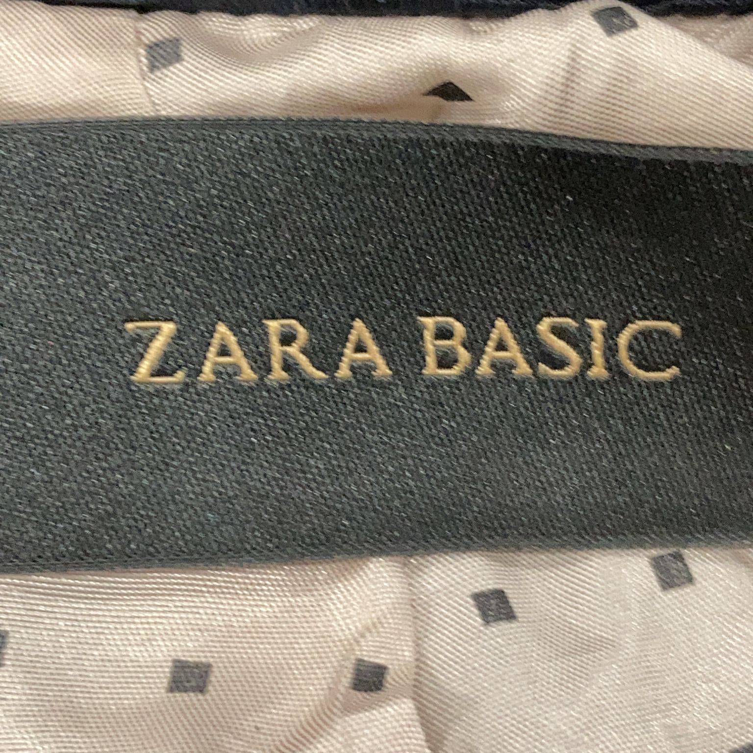 Zara Basic