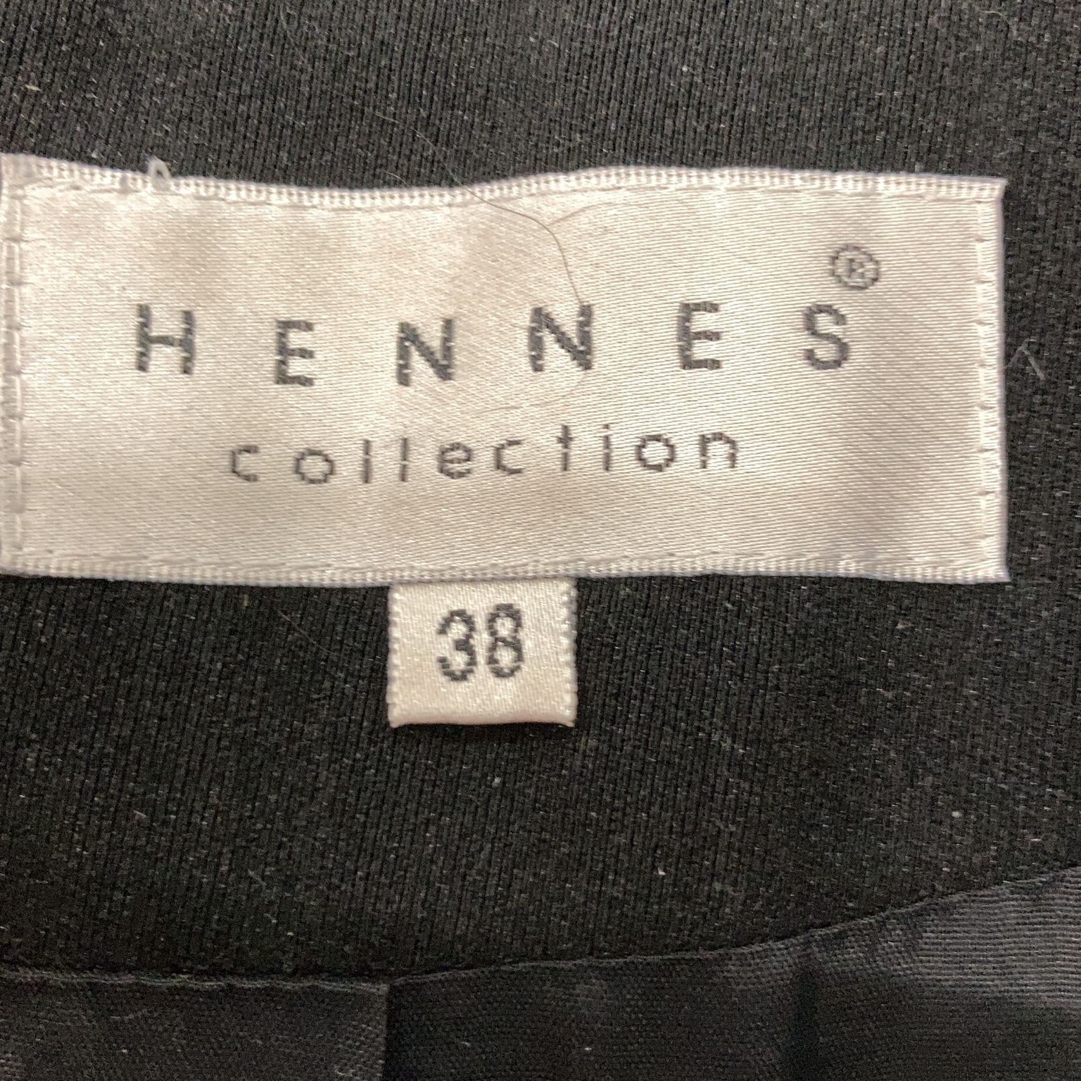 Hennes Collection