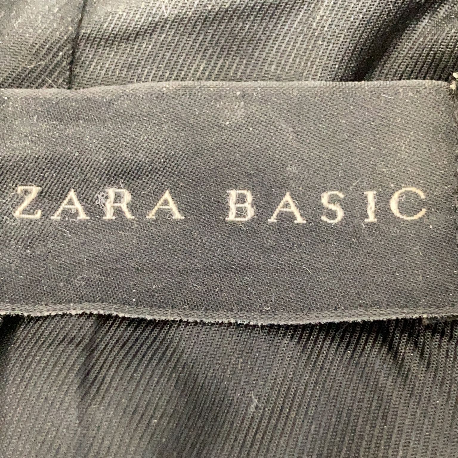 Zara Basic