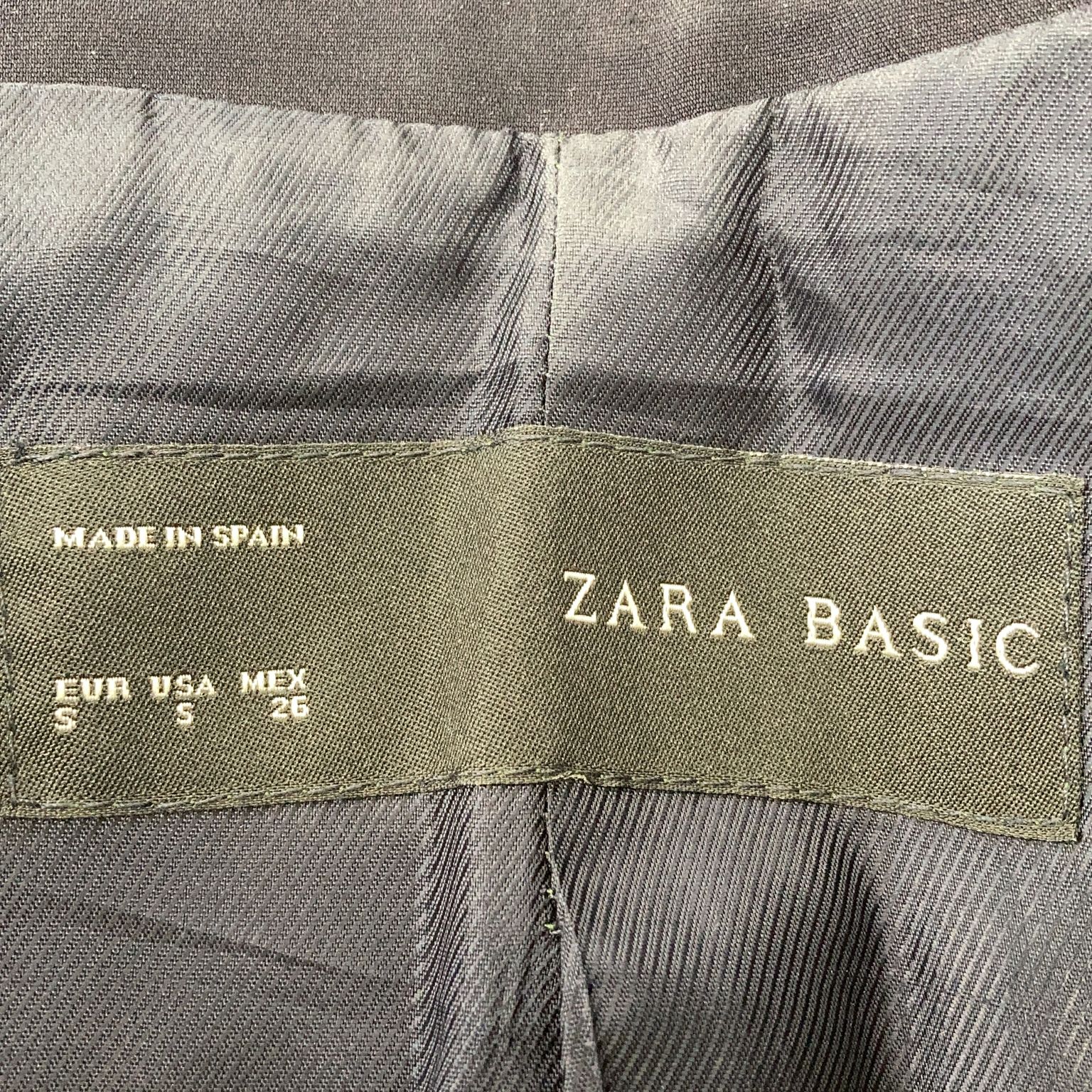 Zara Basic