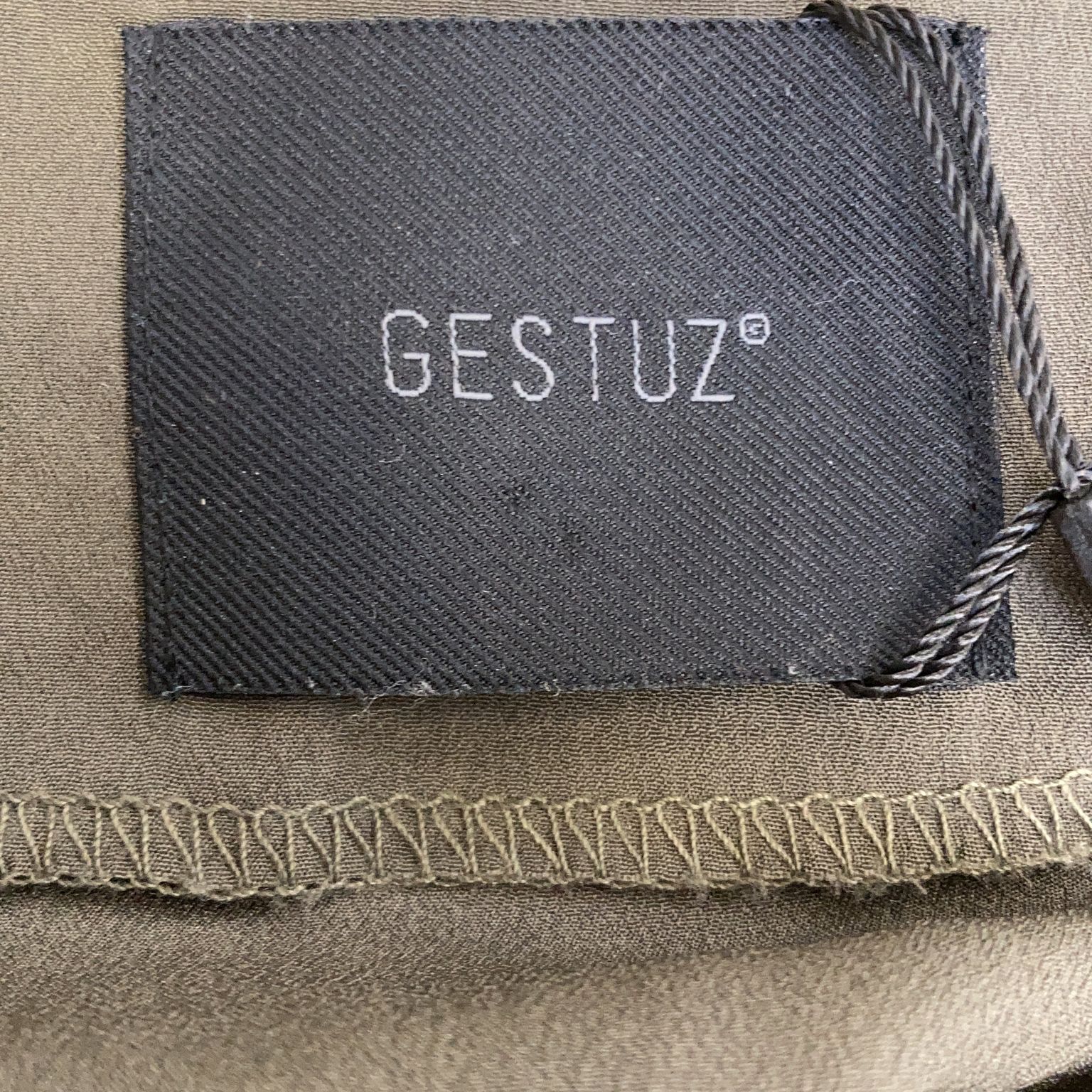 Gestuz