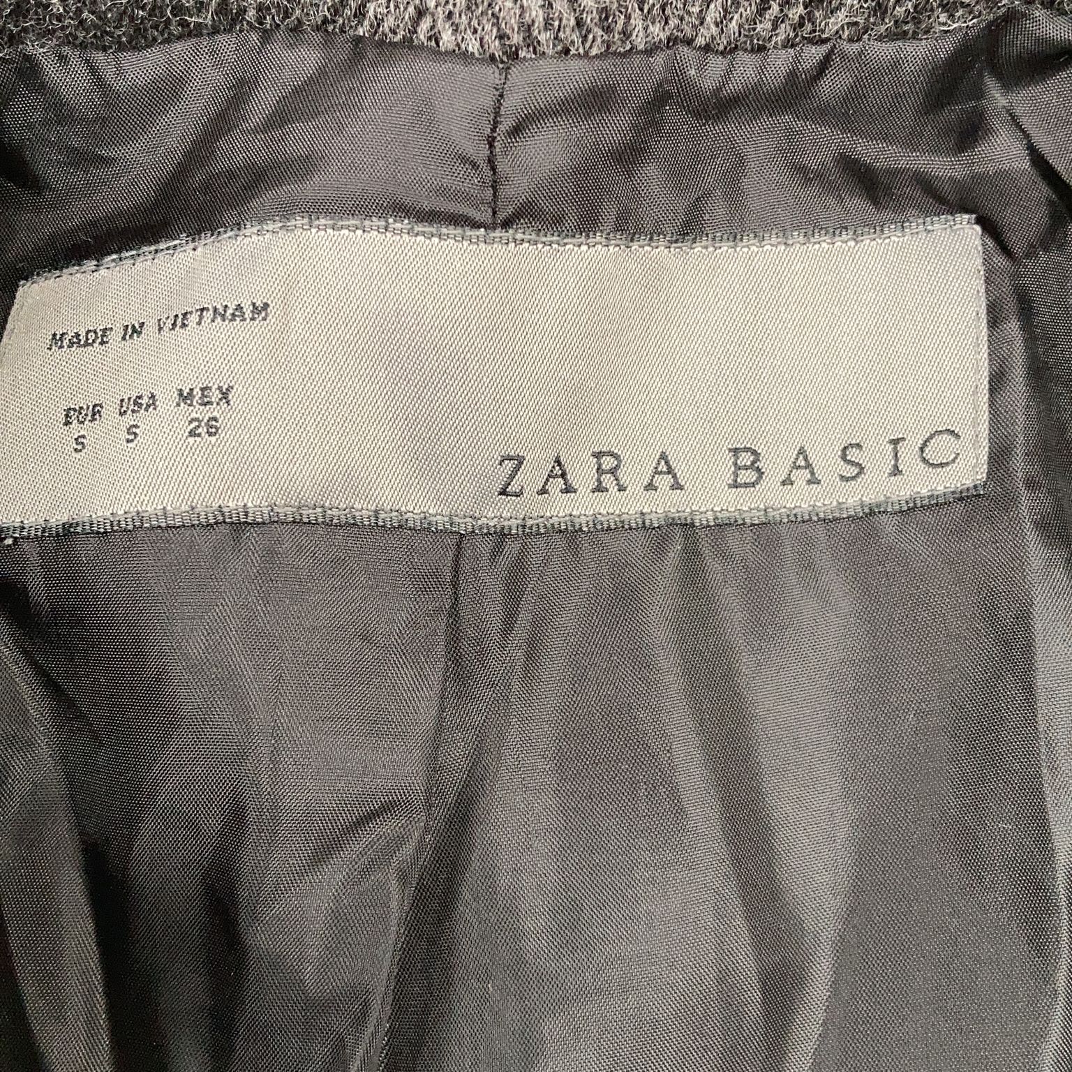 Zara Basic