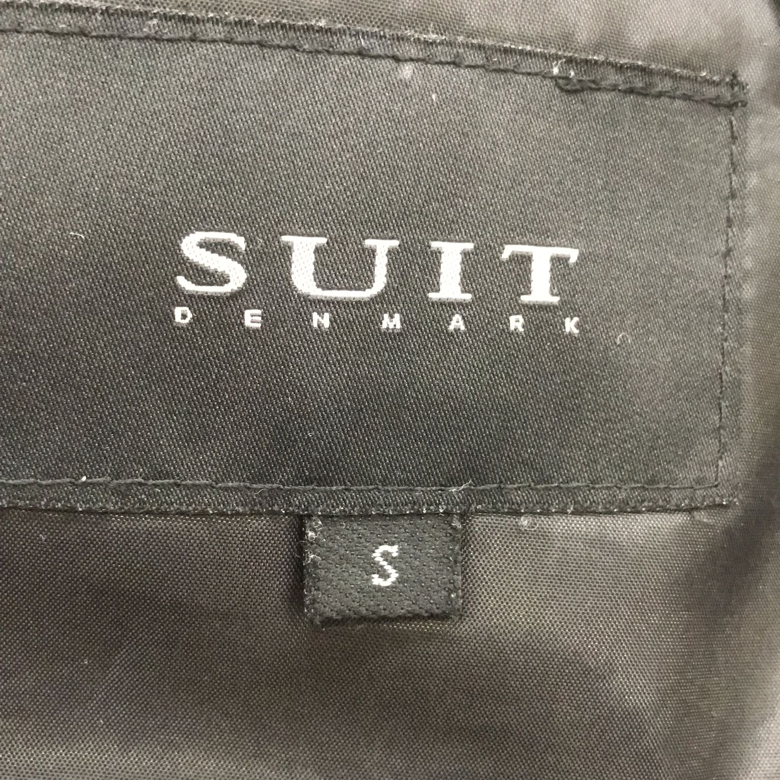 Suit