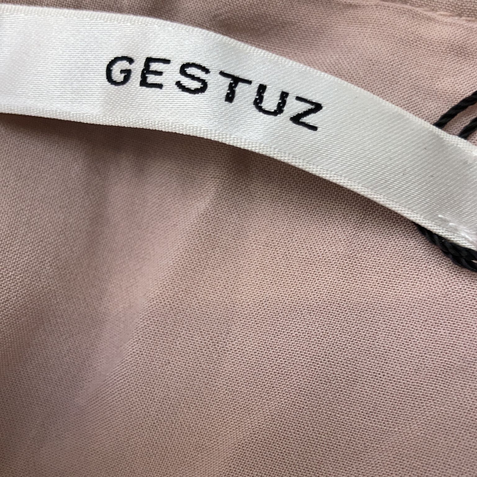 Gestuz