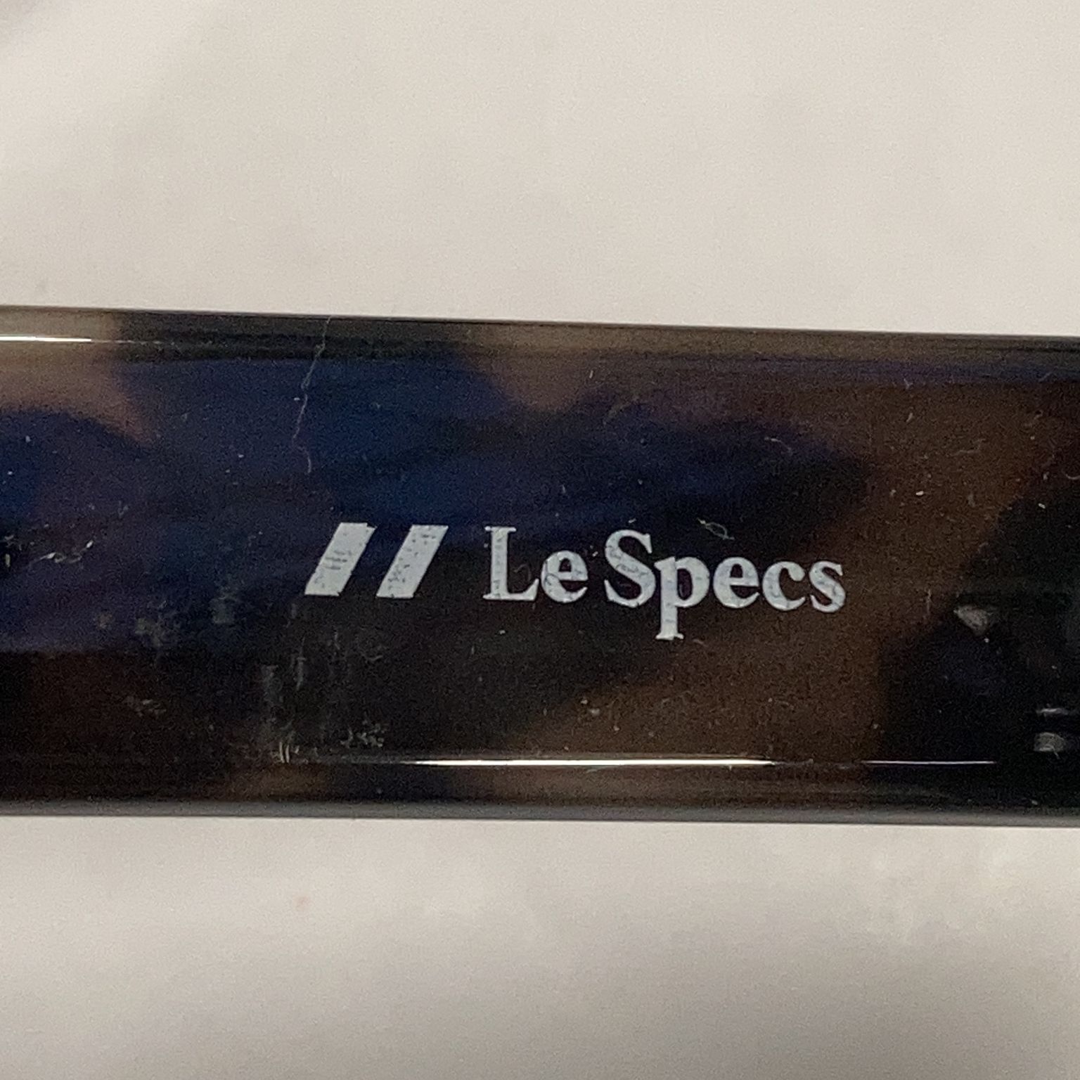 Le Specs