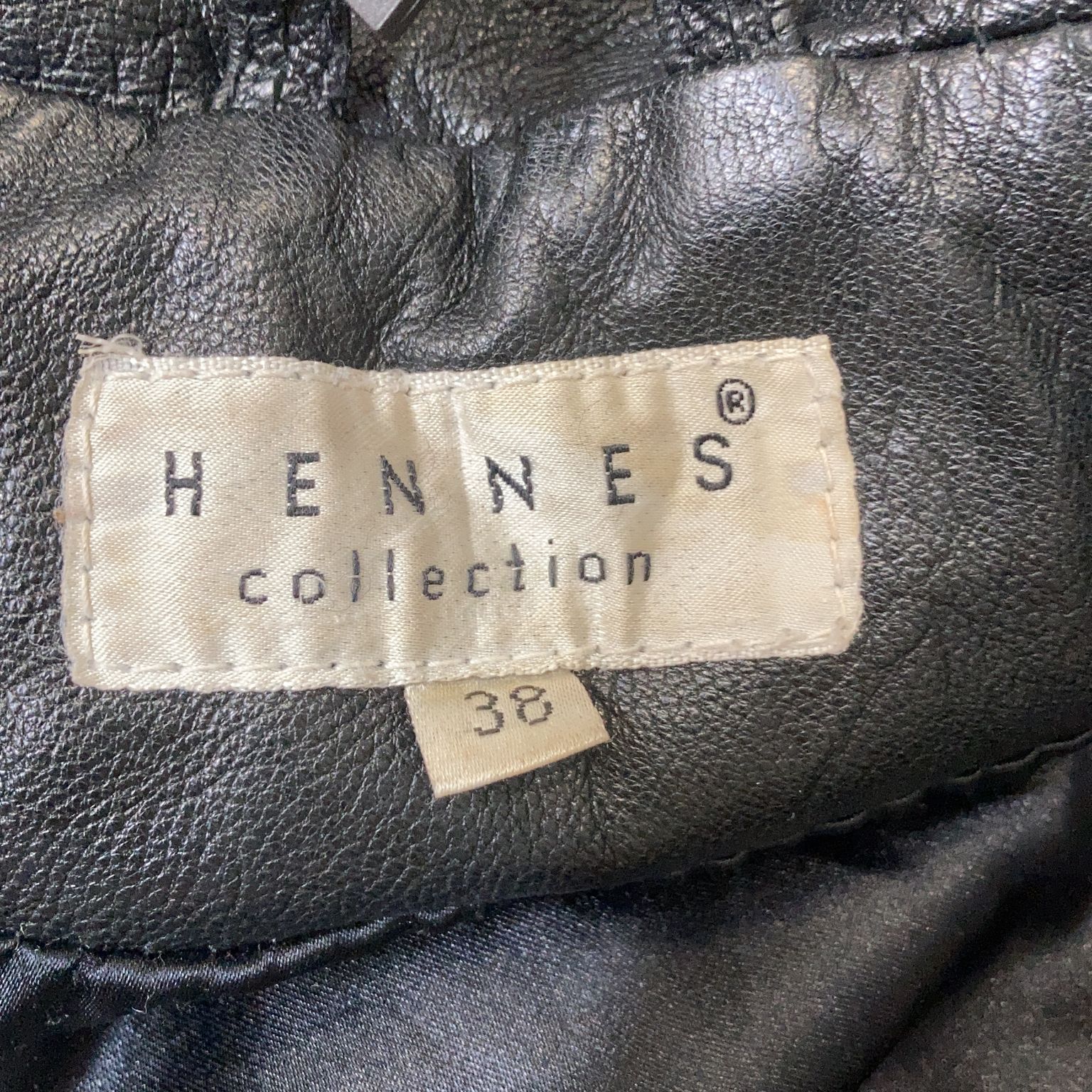 Hennes Collection