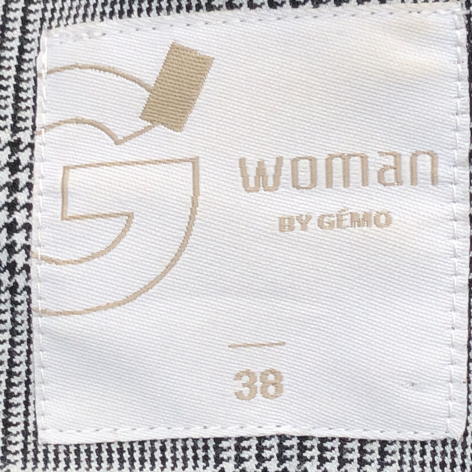 Woman by Gemo