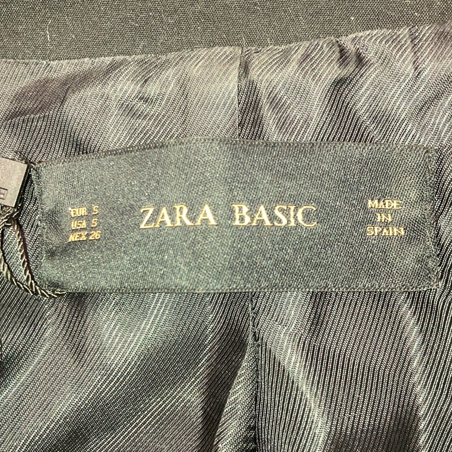 Zara Basic