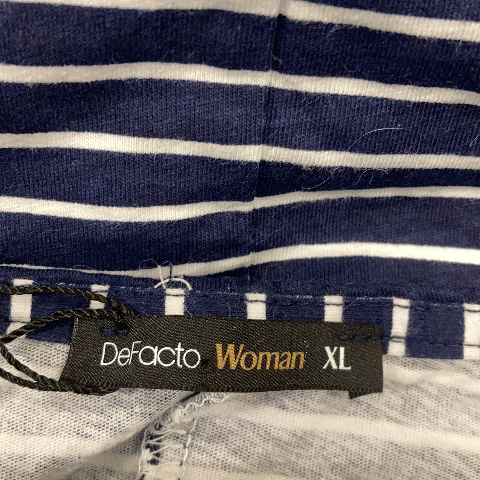 DeFacto Woman