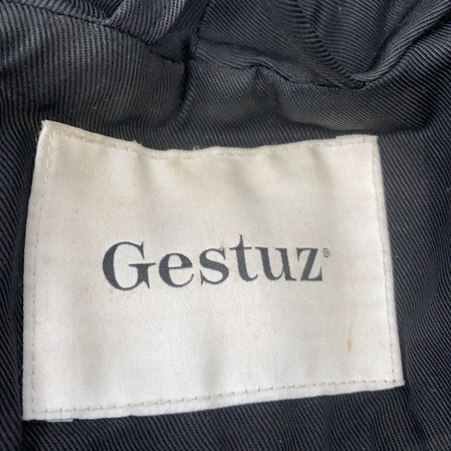 Gestuz