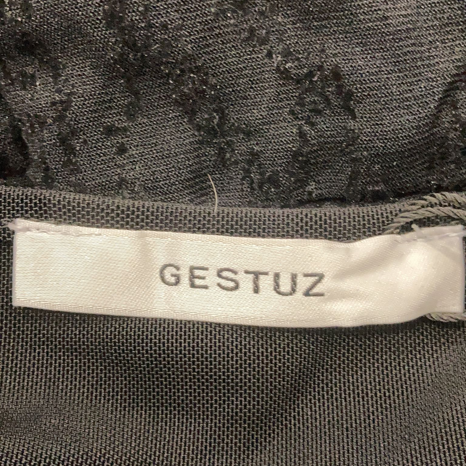 Gestuz